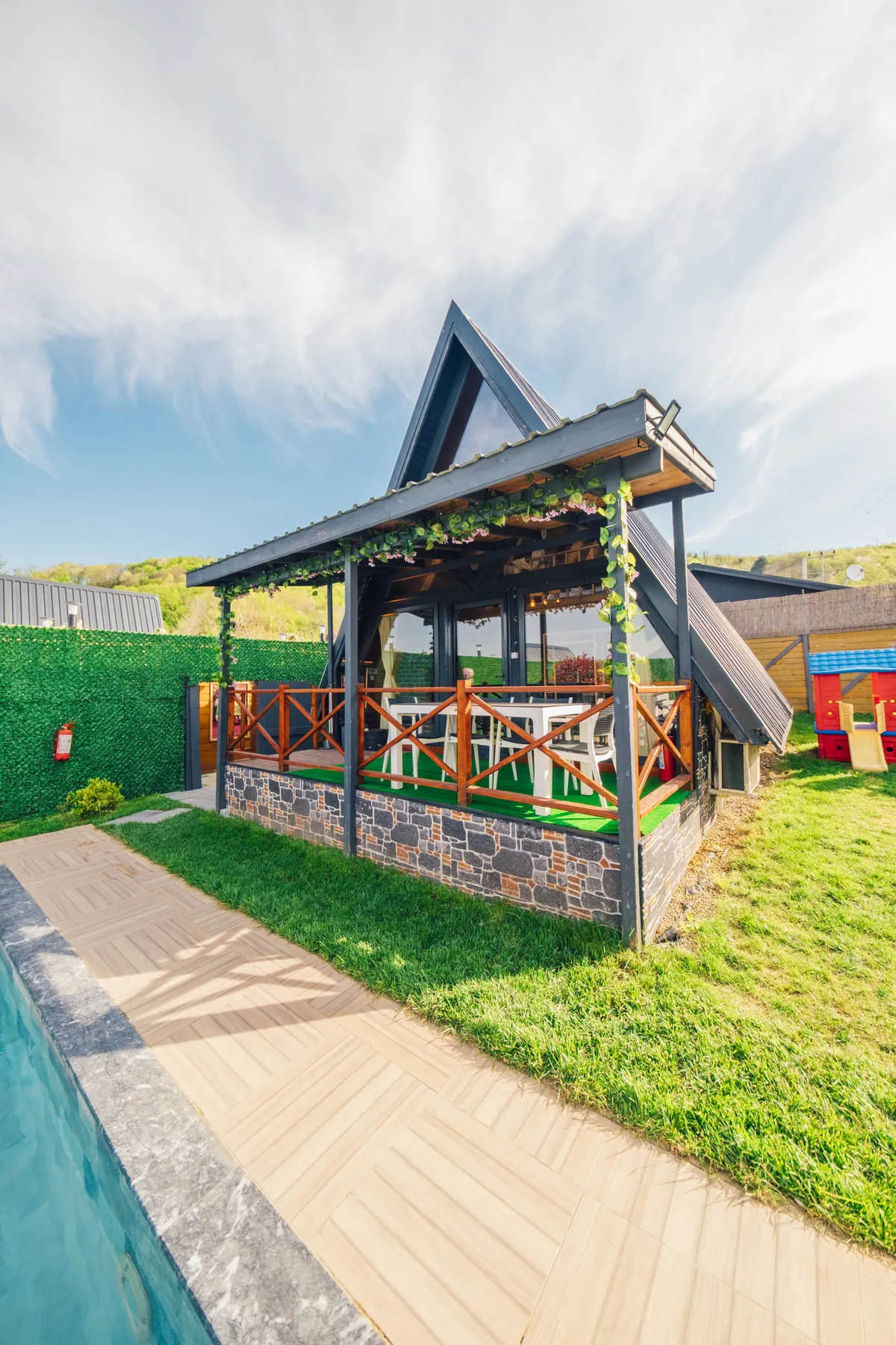 Oyun Alanlı Bungalov — fotoğraf 5